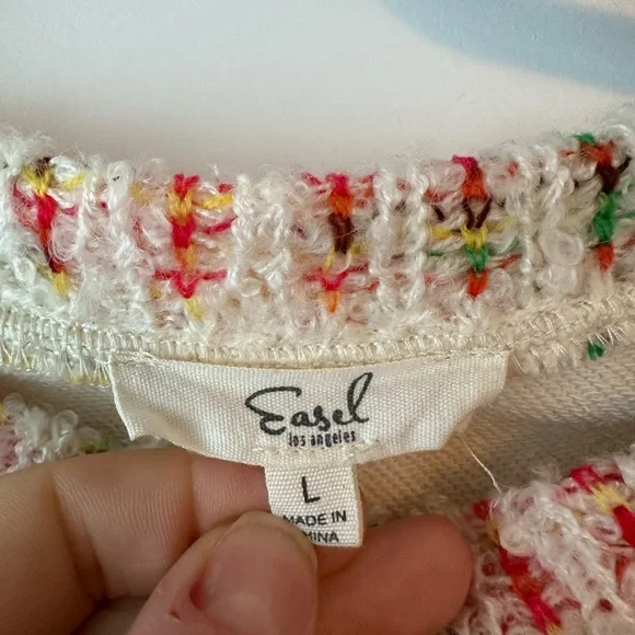 Easel Women’s Neutral Oversized Sweater (Size L) - Picture 4 of 7